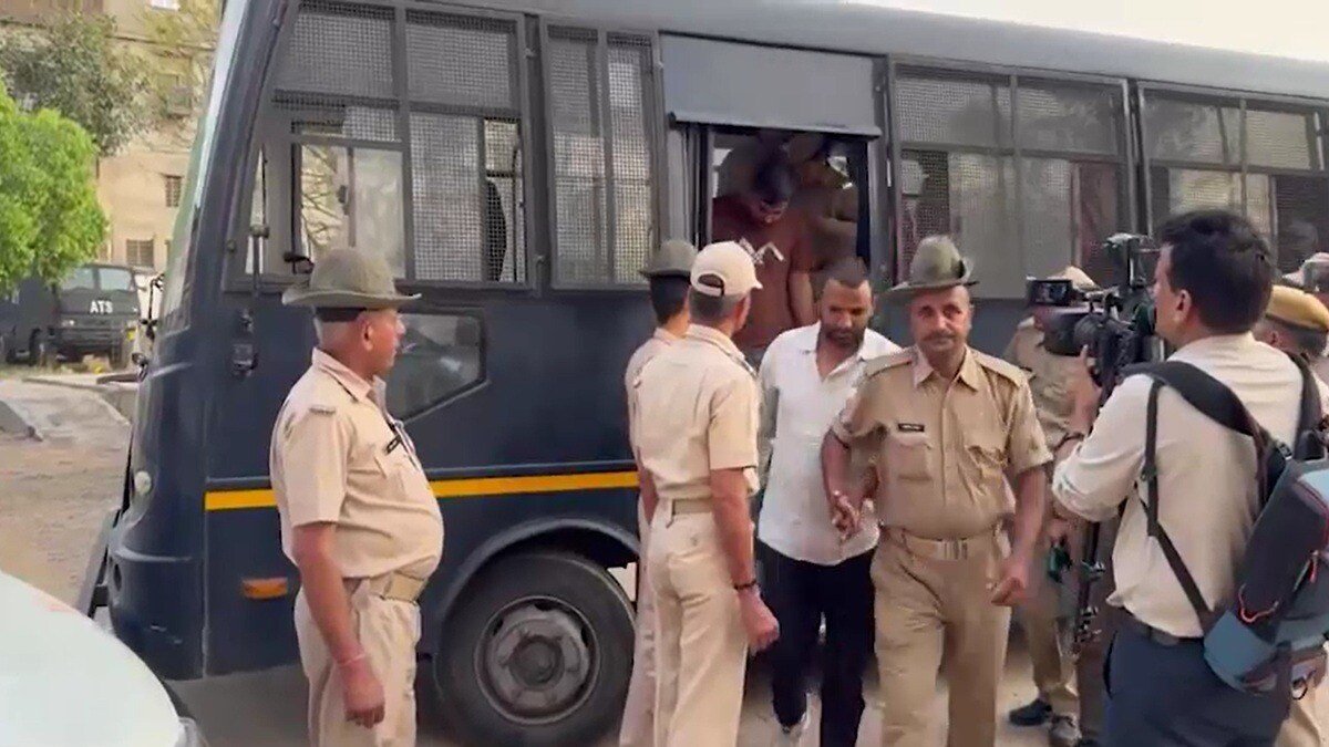  मुख्य सचिव का नाम लेकर नौकरी के नाम पर ठगी करने वाला जालसाज गिरफ्तार, फर्जी जॉइनिंग लेटर बरामद