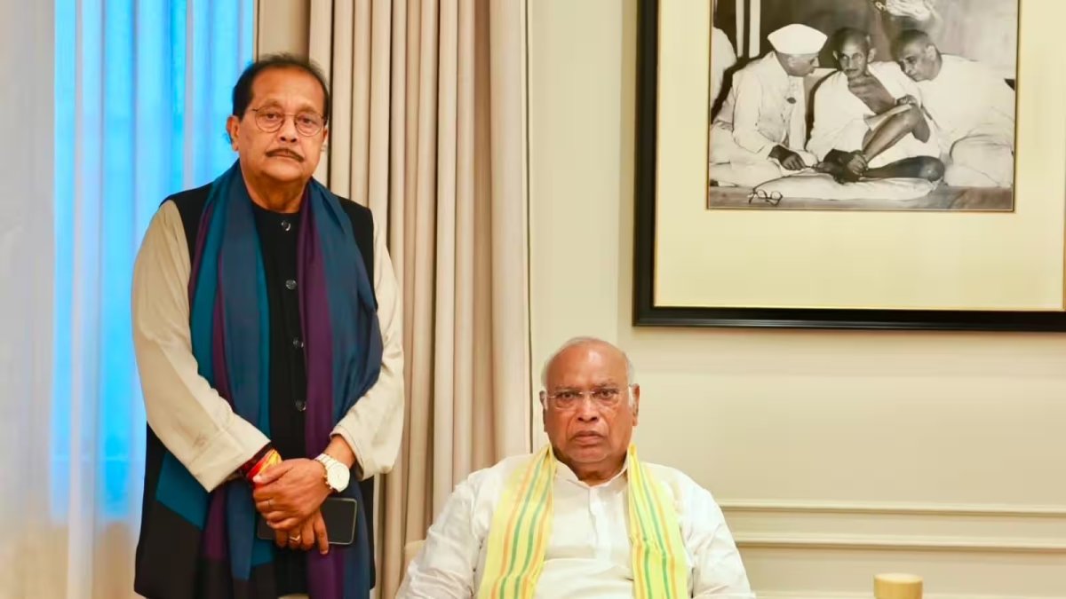  झारखंड की सियासत में उथल-पुथल: वित्त मंत्री राधाकृष्ण किशोर नाराज, दिल्ली में खरगे से की मुलाकात...