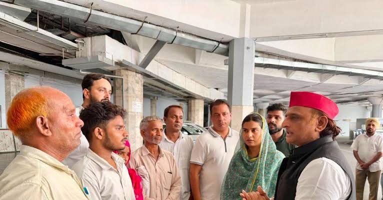 मेरठ ललिता गौतम हत्याकांड: अखिलेश यादव से मिलीं इकरा हसन, पीड़ित परिवार को दिलाया न्याय का भरोसा...