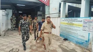 हाजीपुर में पुलिस-जगदीश राय मुठभेड़: पिता-पुत्र हत्याकांड का आरोपी पैरों में गोली लगने से घायल, अस्पताल में भर्ती