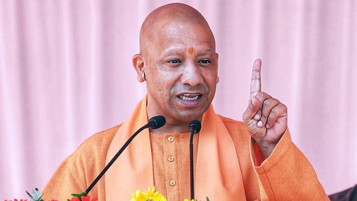 केसरिया से दुश्मनी, शंख नहीं बजने देते थे... इटावा में योगी का सपा पर बड़ा हमला...