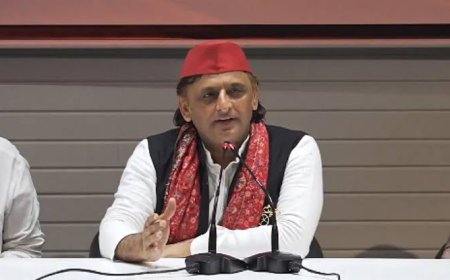 "जलमग्न गोरखपुर में भी चलेगी वॉटर टैक्सी?" लखनऊ प्रॉजेक्ट पर अखिलेश का BJP सरकार पर तंज...