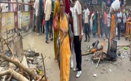 पटना जंक्शन के पास हंगामा: युवक के अपहरण के विरोध में करबीगहिया में सड़क जाम, की गई आगजनी