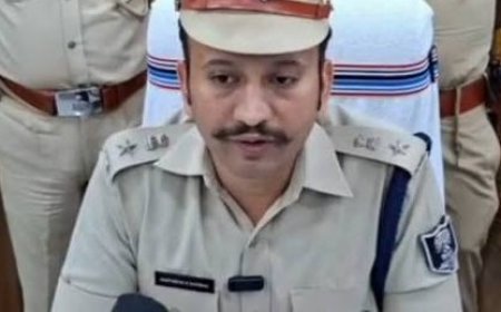 पटना में SSP के निर्देश पर कार्रवाई: धनरूआ में घर से 5 किलो 100 ग्राम गांजा बरामद, आरोपी फरार