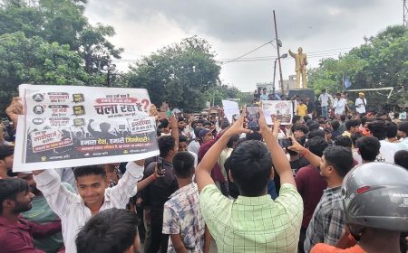 NEET पेपर लीक पर बिहार में विरोध तेज, RJD बोली - 'देश में अघोषित इमरजेंसी'
