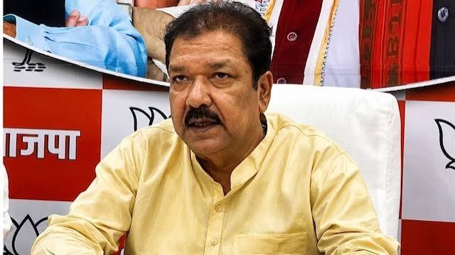  भ्रष्टाचार पर 'एंटीबायोटिक' का दावा करने वाले मंत्री के फैसले पर सवाल, हटाए गए CO को फिर मिली वही पोस्टिंग