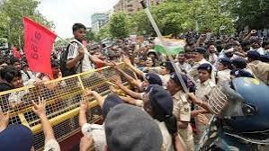 बिहार छात्र आंदोलन: सुप्रीम कोर्ट में सरकार का जवाब- 'पुलिस ने अनुचित बल नहीं लगाया', सीवान फायरिंग पर क्या कहा?
