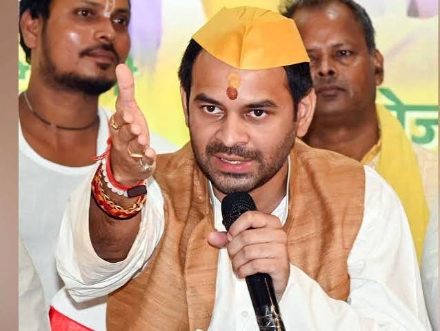दिल्ली के होटल में बिहार के मंत्री की चप्पल से पिटाई? तेज प्रताप यादव ने महुआ विधायक संजय सिंह पर लगे गंभीर आरोपों की जांच मांगी