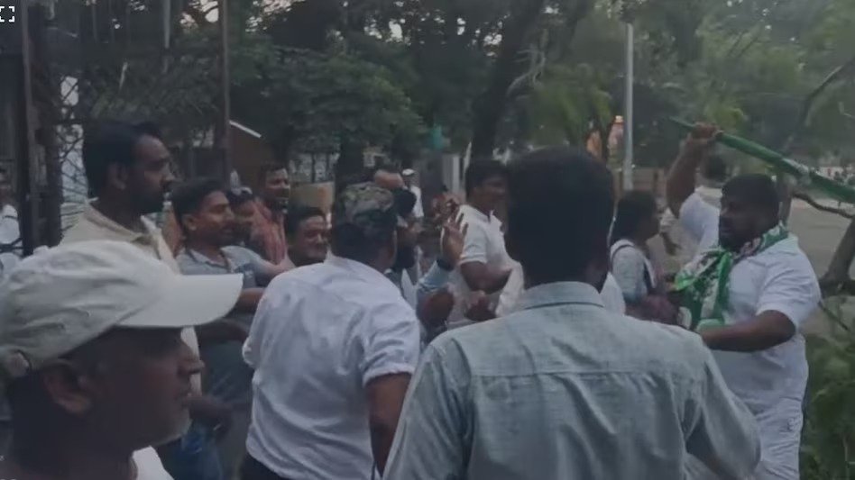 हेमंत सोरेन का पुतला फूंकने पर बवाल, छात्रा ने JMM के 8 नेताओं पर छेड़छाड़ का केस दर्ज कराया, बाबूलाल मरांडी बोले- गुंडागर्दी
