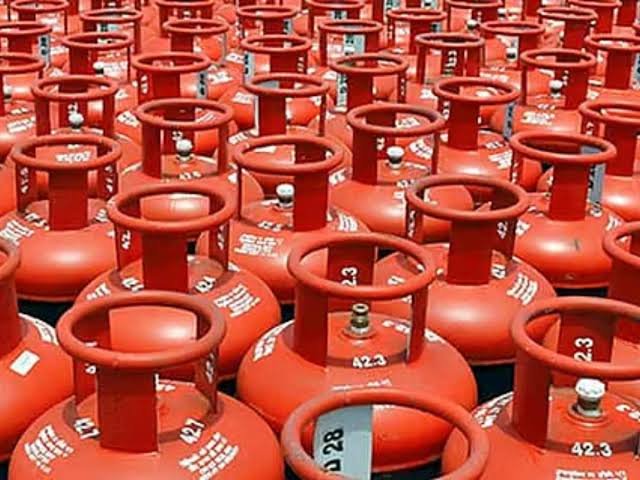 Patna LPG Price 1 August 2026: कॉमर्शियल सिलेंडर 209 रुपये सस्ता, अब 3032.50 रुपये में मिलेगा...
