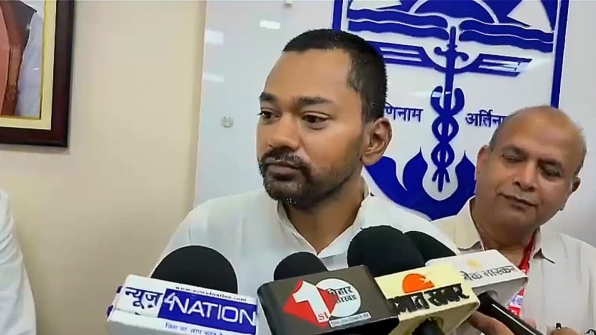 IGIMS में शादी वाला सवाल सुनकर मुस्कुराकर निकल गए Nishant Kumar, वीडियो वायरल