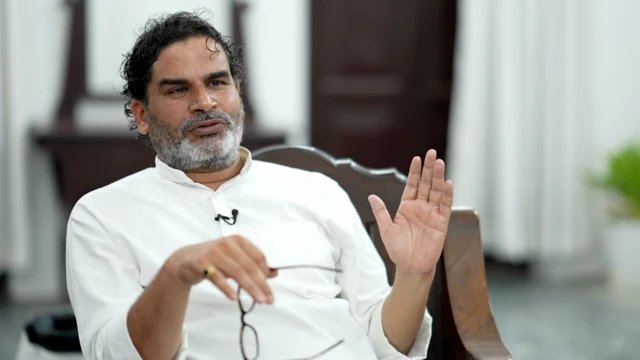 विधायक बनते ही प्रशांत किशोर का पहला फैसला: लखीसराय अशोक धाम भगदड़ का हाल लेने का ऐलान