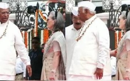 स्वतंत्रता दिवस पर कांग्रेस मुख्यालय में 'वंदे मातरम्' विवाद, BJP ने सोनिया-राहुल-खरगे पर लगाया अपमान का आरोप