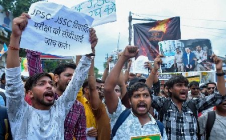  JPSC-JSSC पेपर लीक को लेकर विपक्ष का हंगामा, CBI जांच की मांग, NDA ने राहुल-तेजस्वी को घेरा