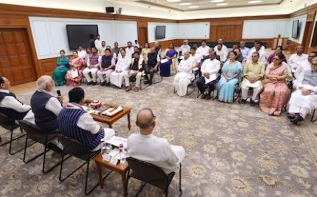 PM Modi का NDA सांसदों संग नाश्ता: बोले- 'हम सब एक परिवार हैं', विकास कार्यों में तेजी लाने का दिया मंत्र