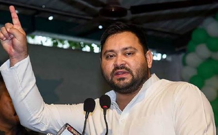 'रिपोर्टर मोड' में आए तेजस्वी... हिरासत वाली बस से BJP ऑफिस पर हमला, 'चोर-चोर' वाला वीडियो वायरल
