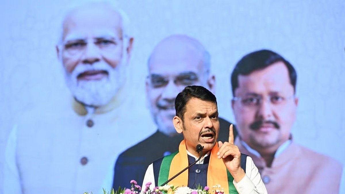 NCERT किताबों में मुगल vs शिवाजी पर घमासान, फडणवीस बोले- UPA में मुगलों पर 13 पेज, शिवाजी पर सिर्फ 1 पैराग्राफ, मोदी राज में 17 पेज