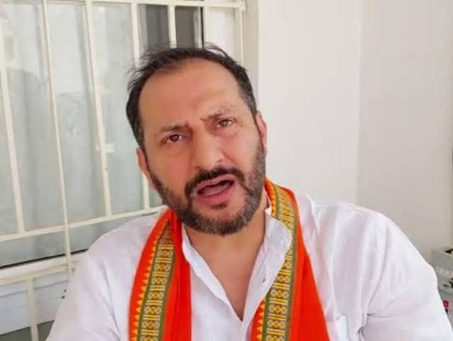 सहरसा में मिड-डे मील कवरेज के दौरान पत्रकार से मारपीट - वीडियो वायरल, बीजेपी विधायक नीरज बबलू बोले दोषी पर हो कार्रवाई