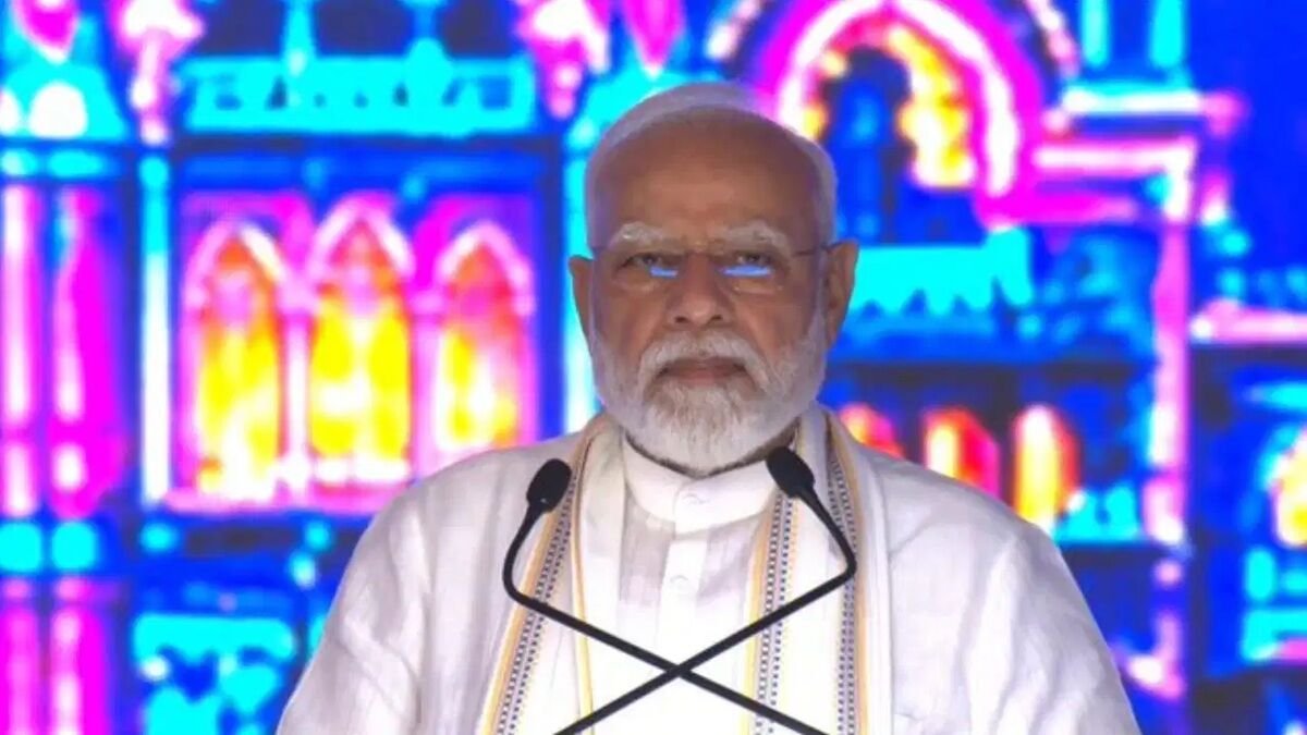 सिर्फ डिग्री काफी नहीं, स्किल भी जरूरी - वडोदरा में Gen-Z से बोले PM मोदी, बदले जॉब मार्केट में अपग्रेड होना होगा