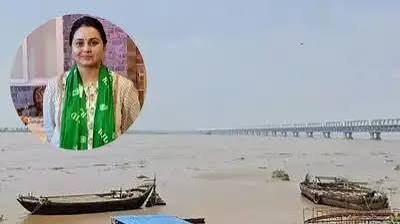 बिहार में बाढ़ पर सियासत तेज, रोहिणी आचार्य ने CM सम्राट चौधरी पर साधा निशाना