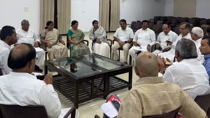 पटना स्नातक MLC चुनाव से पहले JDU में हलचल - निशांत कुमार ने संभाली कमान, नीरज कुमार बनाम अनंत सिंह की खटपट बनी सिरदर्द
