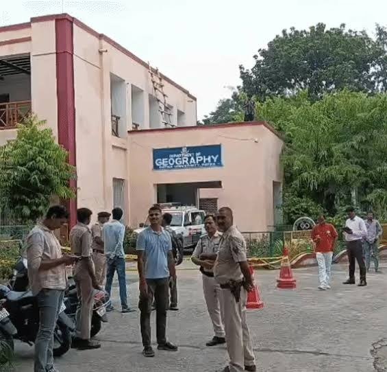 पटना यूनिवर्सिटी में सुतली बम धमाके से हड़कंप, पुलिस जांच में जुटी