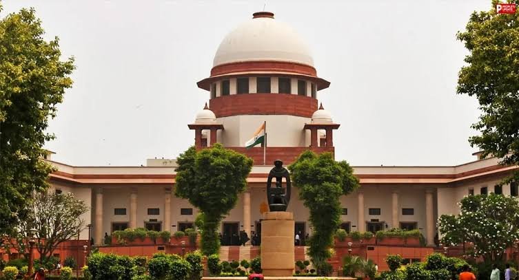 SC/ST एक्ट को चुनौती देने वाली याचिका पर सुनवाई से सुप्रीम कोर्ट का इनकार - कहा आरोपी के लिए कानून में पहले से हैं पर्याप्त उपाय...