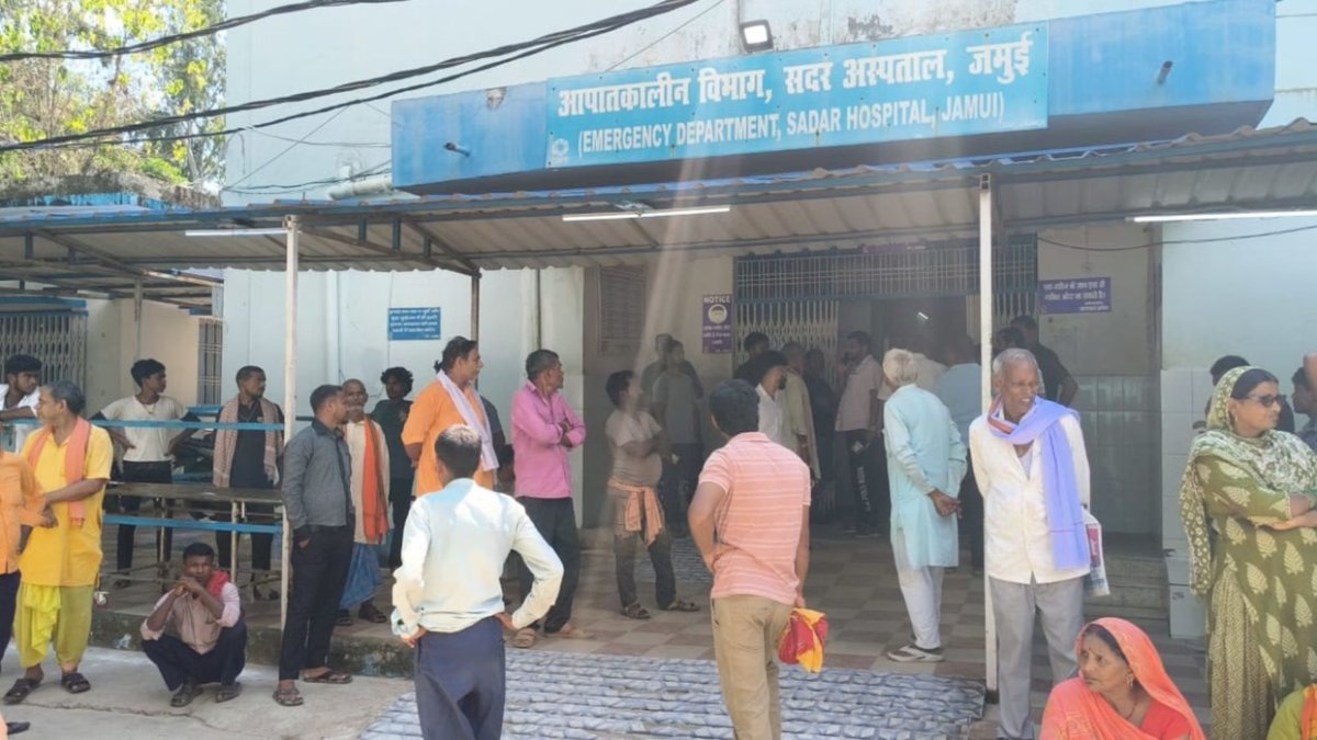  जमुई वायरल वीडियो केस में पुलिस को बड़ी सफलता - मुख्य आरोपी नंदन यादव एनकाउंटर के बाद गिरफ्तार, पैर में लगी गोली, गमछा बांधकर की थी छात्र-छात्रा से बदसलूकी, SIT गठित