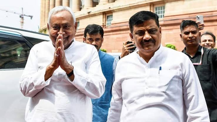RJD विधायक भाई वीरेंद्र का बड़ा दावा - 1-2 महीने में टूट जाएगी JDU, बचेगी तो जनता दल नीतीश, संजय झा पर साधा निशाना