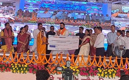 बिहार के 1.05 करोड़ पेंशनधारियों के लिए खुशखबरी, CM सम्राट चौधरी ने मुंगेर से DBT के जरिए भेजे 1233 करोड़ रुपये