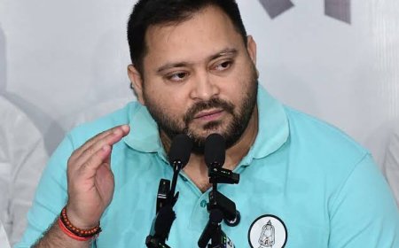 बिहार में बाढ़-सुखाड़ पर सियासत तेज - तेजस्वी का आरोप 100 करोड़ दीया-बाती में फूंके, रसोई-शिविर बंद, खजाना खाली, JDU-BJP का पलटवार