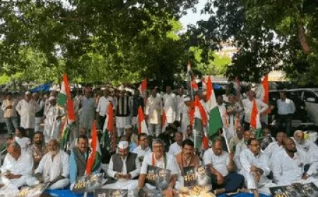 बिहार कांग्रेस में घमासान - 29 नेताओं को शो-कॉज नोटिस, दिल्ली में नेतृत्व के खिलाफ धरना पड़ा भारी, 72 घंटे में मांगा जवाब