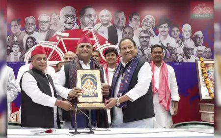 UP चुनाव से पहले बड़ा उलटफेर - 6 बार मंत्री रहे प्रो. राम आसरे कुशवाहा BJP छोड़ SP में शामिल, OBC वोटबैंक पर असर