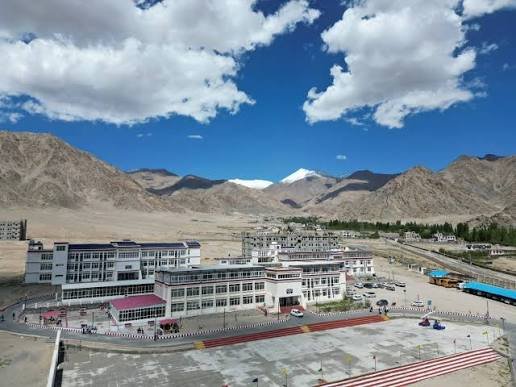  Ladakh को मिलेगा पहला सरकारी Medical College - Health Ministry ने दी मंजूरी, 2027-28 से Leh में शुरू होगी पढ़ाई, 80% वाली शर्त में छूट, 103 पदों पर भर्ती शुरू