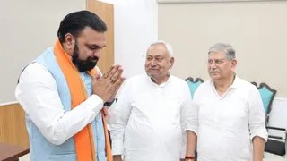 JDU से अनंत सिंह पर गाज के बाद एक्टिव हुए ललन सिंह, CM सम्राट चौधरी से 30 मिनट बंद कमरे में बैठक