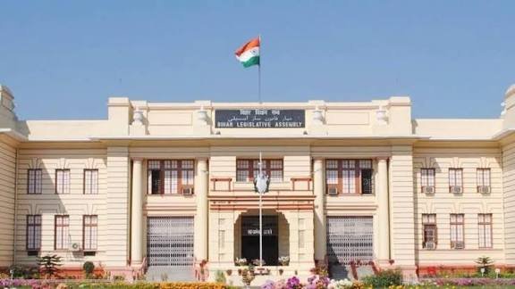Bihar MLC Election 2025:  NDA vs Mahagathbandhan में Jan Suraaj और बागियों की एंट्री से बिगड़ा सारा गणित!