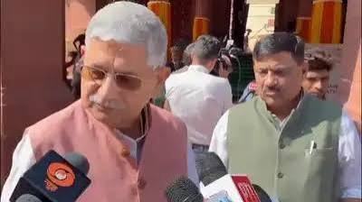  संसद में अनंत सिंह पर सवाल तो गेंद एक-दूसरे के पाले में - ललन सिंह बोले संजय झा से पूछिए, संजय झा ने दिया नो कमेंट, पटना में JDU पहुंची स्पीकर के पास विधायकी रद्द कराने
