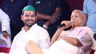  घर से निकाला, फिर दिल पसीजा - Lalu Yadav अब Tej Pratap के करीब, बेघर होने पर दी सरकारी बंगले की एनेक्सी, दुर्गा पूजा में साथ, क्या होगी RJD में वापसी?