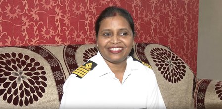  बिहार की बेटी ने रचा इतिहास! कैप्टन रितु कुमारी बनीं पहली महिला मास्टर, युद्ध के बीच संभाली MT जग पवित्रा की कमान