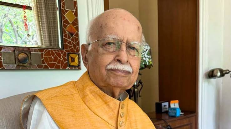  BJP के भीष्म पितामह L K Advani अस्पताल में भर्ती, Chest Infection के बाद Apollo के ICU में, जानिए हेल्थ अपडेट