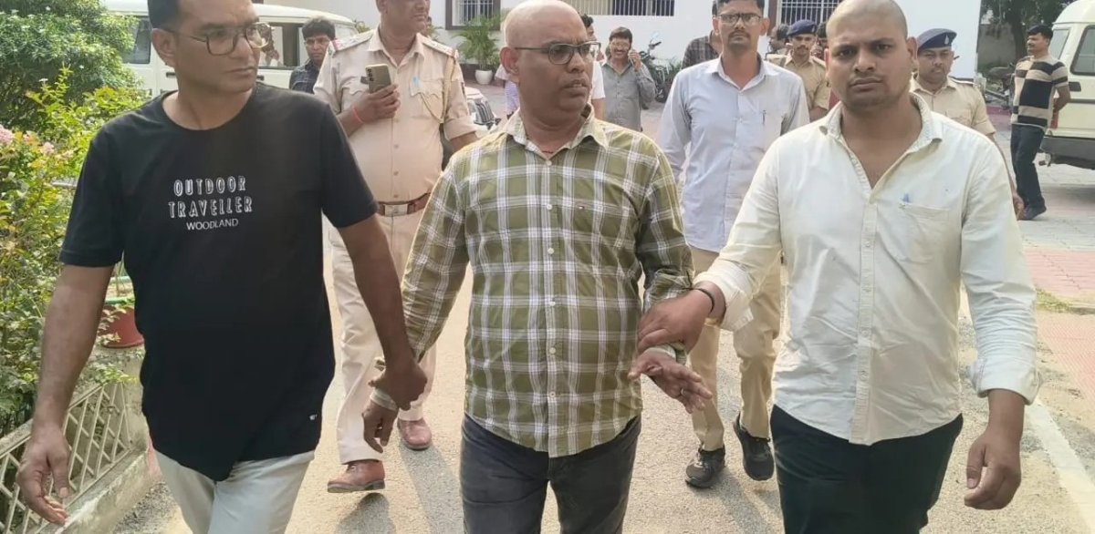 बेगूसराय में निगरानी की बड़ी कार्रवाई, सेल टैक्स के असिस्टेंट कमिश्नर और डाटा ऑपरेटर 25 हजार रिश्वत लेते गिरफ्तार