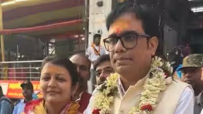  कौन हैं पटना के नए MLC डॉक्टर संजीव सिंह? 30 साल से BJP के 'गढ़' पर राज करने वाले नवल किशोर यादव को कैसे हराया, एक बयान ने पलटा पूरा खेल