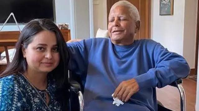  'पापा सर्वधर्म की जीवंत मिसाल हैं' - सिंगापुर से पटना लौटीं रोहिणी आचार्य ने शेयर किया लालू-राबड़ी का तुलसी पूजा वीडियो