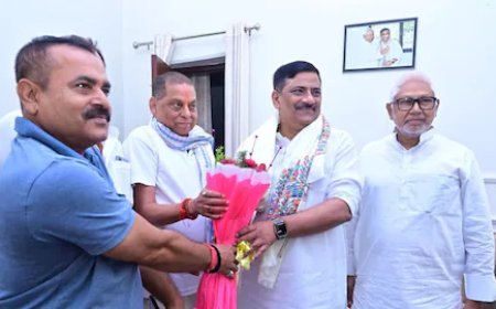 पटना स्नातक जीत के बाद JDU में नया बवाल - MLC नीरज कुमार का ललन सिंह पर हमला, बोले 'आशीर्वाद लेने का सवाल ही नहीं, कर्ज सूद समेत लौटाऊंगा'