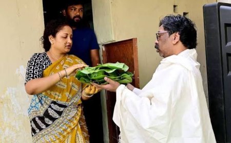 CM Hemant Soren ने पैतृक गांव नेमरा में किया मां Roopi Soren का दशकर्म, खुद परोसा श्रद्धा भोज