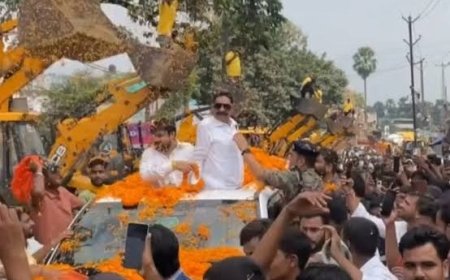 पटना स्नातक सीट बनी Prestige Issue - अनंत सिंह पर JCB से फूलों की बारिश, क्रेन से माला और ढाई किलो चांदी का मुकुट, दूसरी तरफ सत्ता के दिग्गजों की फौज - CM सम्राट चौधरी, निशांत कुमार, नीतीश कुमार और वशिष्ठ बाबू तक उतरे मैदान में