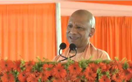 CEC ज्ञानेश कुमार को हटाने की मांग पर INDIA गठबंधन का धरना, CM योगी का पलटवार - "जीते तो पुरुषार्थ, हारे तो EVM और EC को दोष, ये कांग्रेस की नियति"