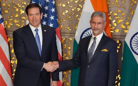  मार्को रुबियो लौटे अमेरिका, लेकिन मुंबई दौरे पर विवाद जारी - राहुल गांधी के सवाल पर जयशंकर बोले 'इंदिरा शिमला गईं तो क्या तलब हुईं', तो सलमान खुर्शीद ने पलटवार किया 'विदेश नीति कॉलेज डिबेट नहीं